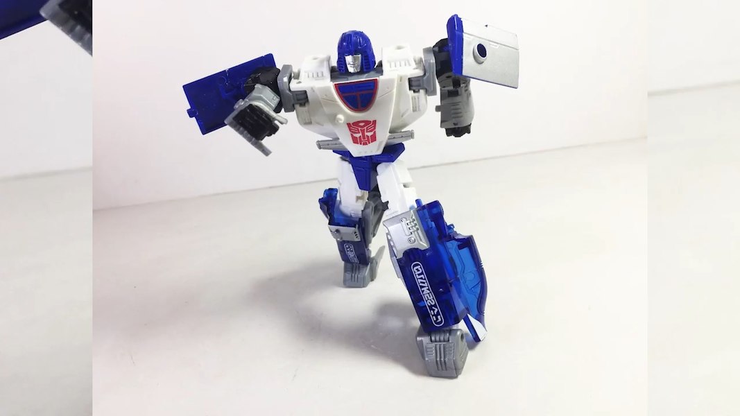 Transformers Siege Mirage Video Review And Image Gallery 22 (22 of 28)